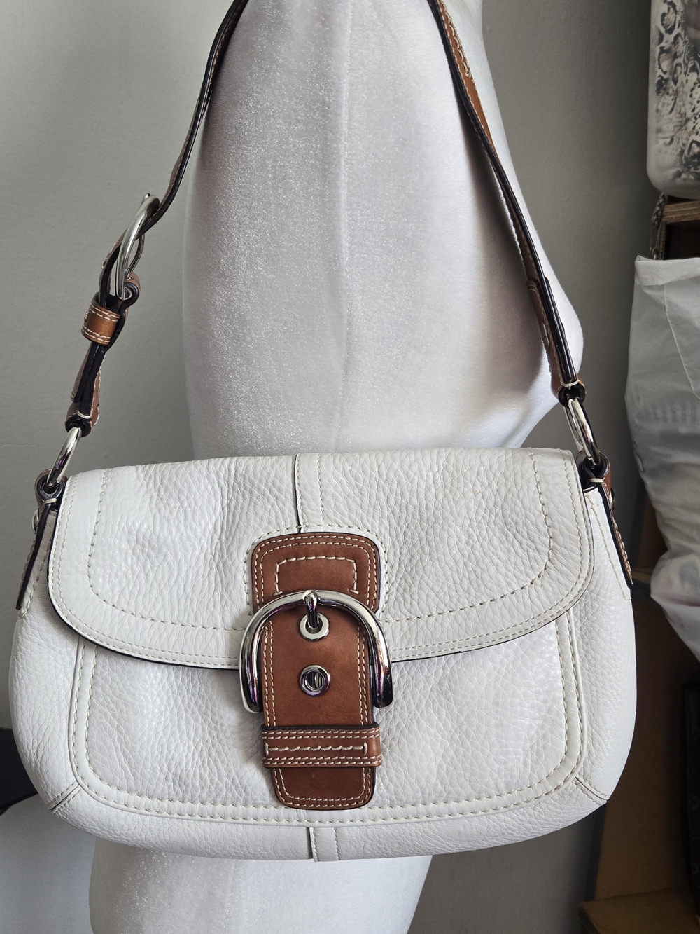 Coach Y2k White Leather Shoulder Bag with Brown Trim - Gem